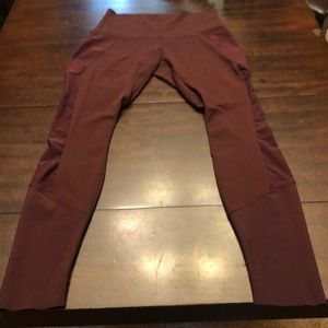 Price reduced  discounted shipping ! Lululemon high waisted pants.  Size 10.